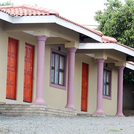 Mbopha Guest House Ulundi Exteriér fotografie